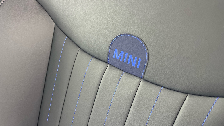 MINI Cooper 160kW SE Exclusive 54kWh 3dr Auto Electric Hatchback